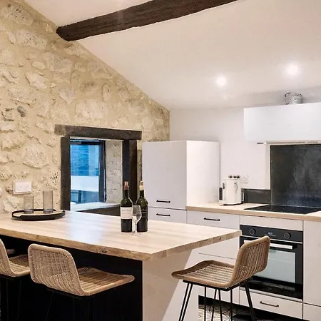 Domaine Baudon, Situe Au Coeur Des Vignes *
